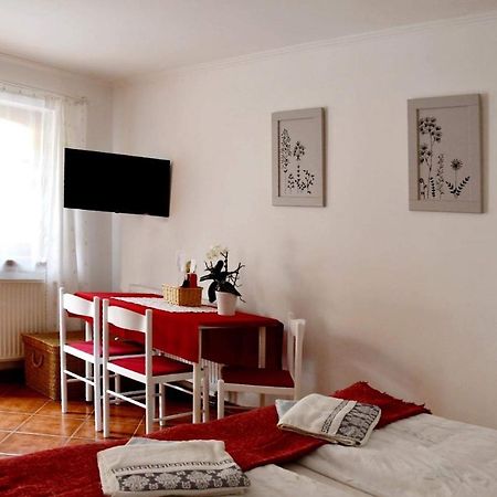 Szentesi Panzio Bed and Breakfast Fertőrákos Buitenkant foto