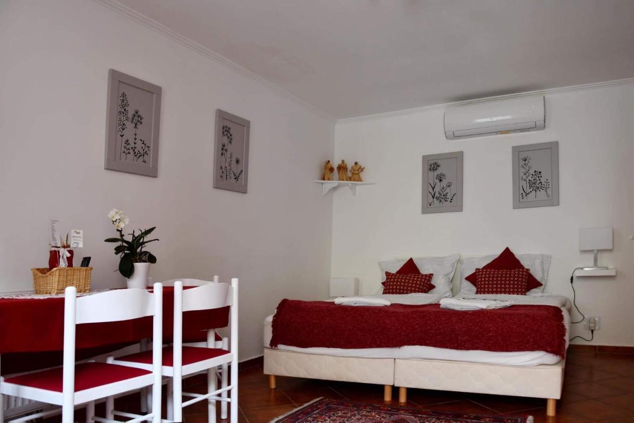 Szentesi Panzio Bed and Breakfast Fertőrákos Buitenkant foto