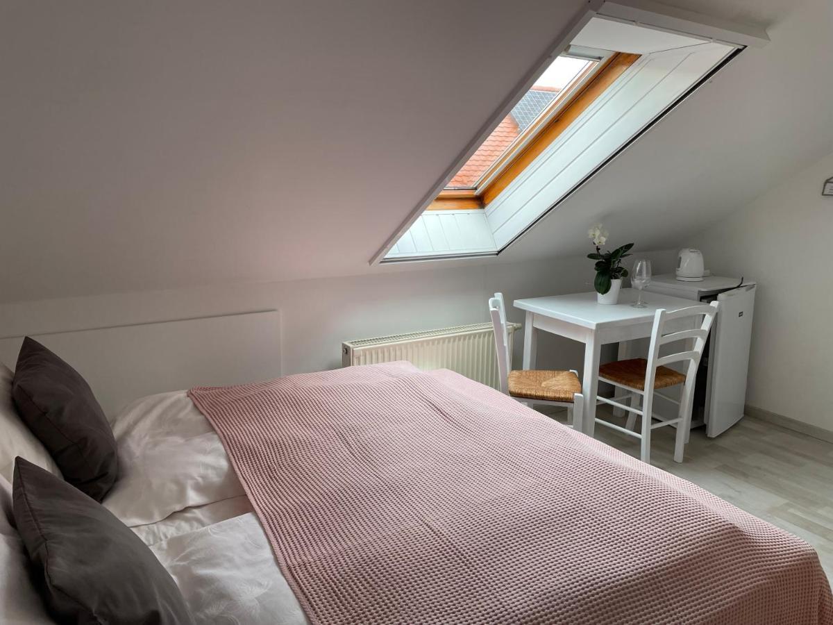 Szentesi Panzio Bed and Breakfast Fertőrákos Buitenkant foto