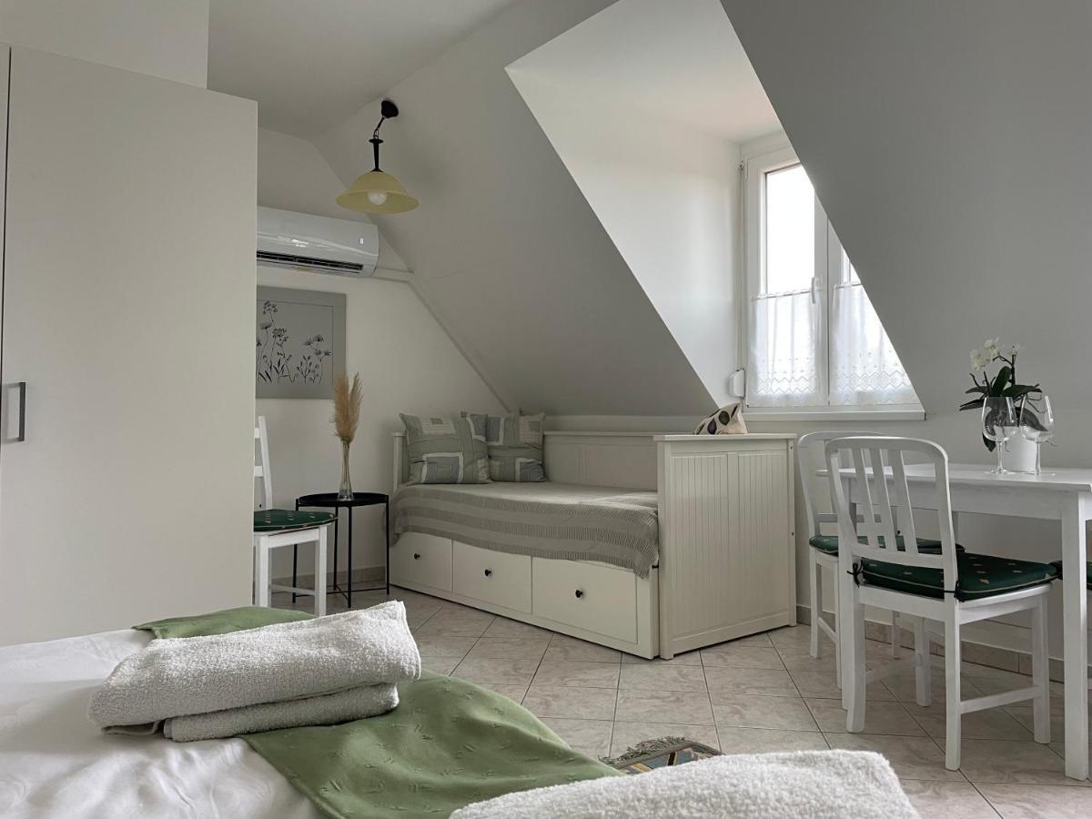Szentesi Panzio Bed and Breakfast Fertőrákos Buitenkant foto