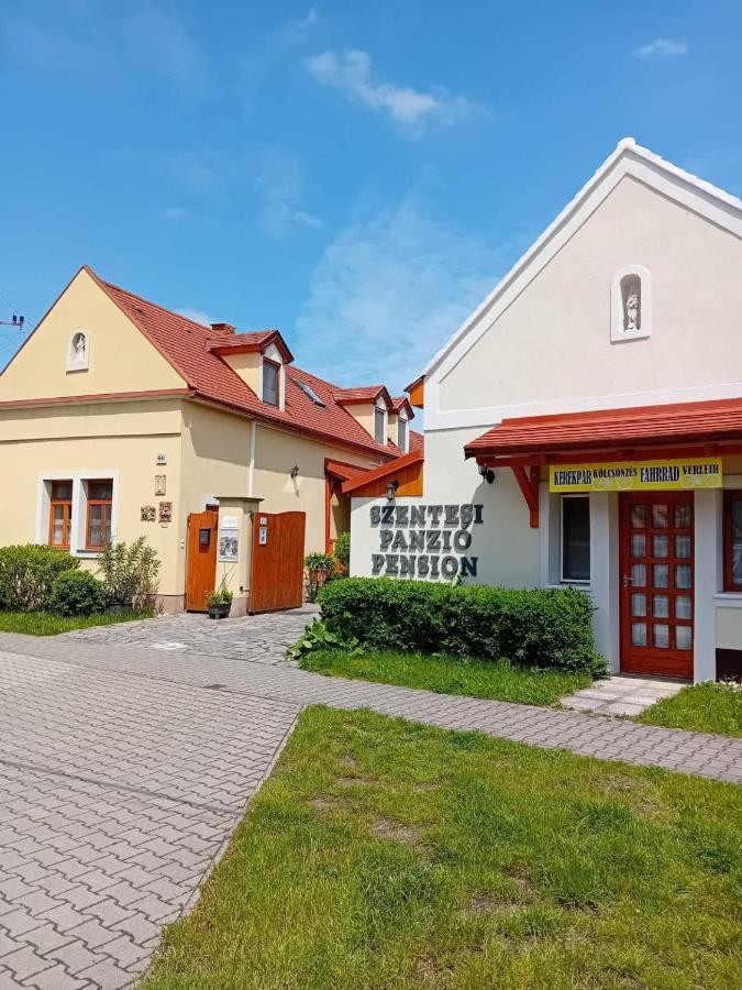 Szentesi Panzio Bed and Breakfast Fertőrákos Buitenkant foto