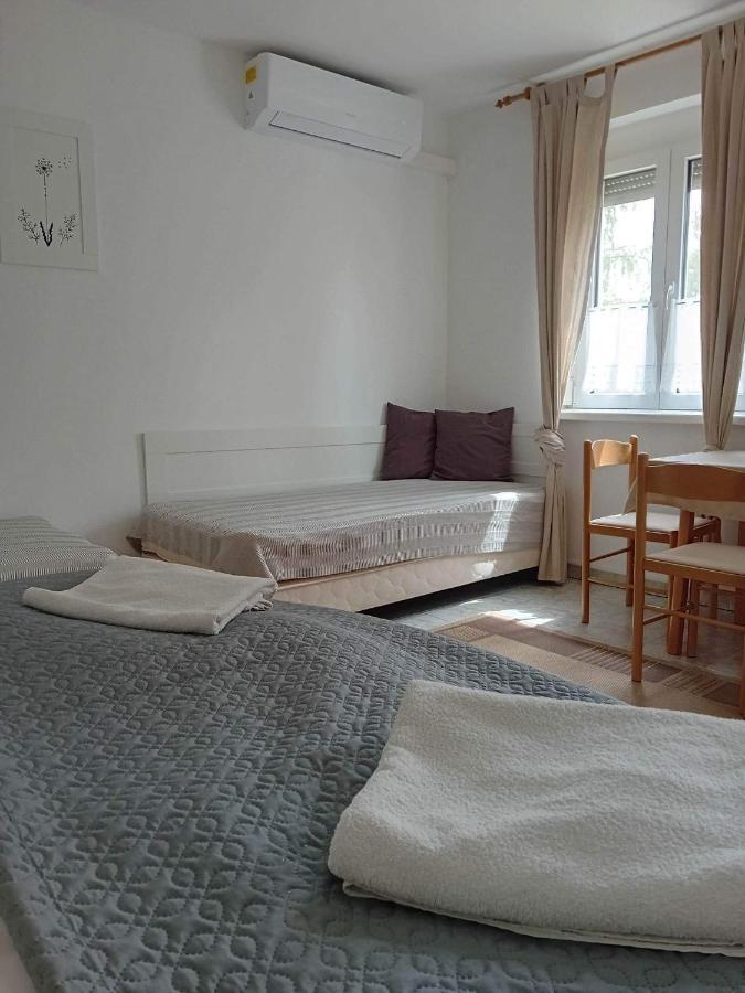 Szentesi Panzio Bed and Breakfast Fertőrákos Buitenkant foto