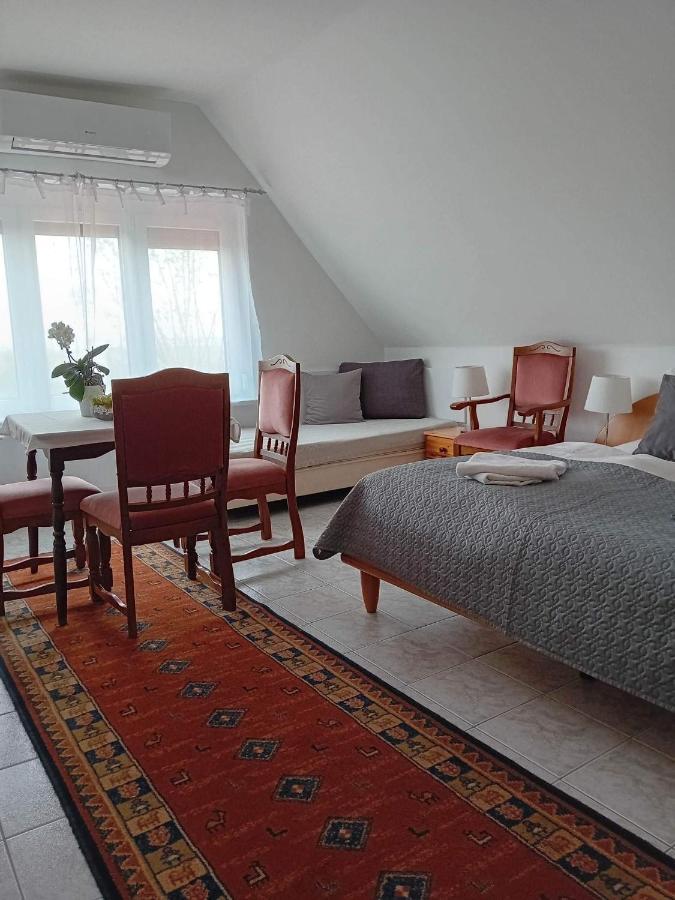 Szentesi Panzio Bed and Breakfast Fertőrákos Buitenkant foto