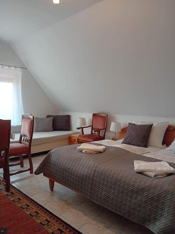 Szentesi Panzio Bed and Breakfast Fertőrákos Buitenkant foto