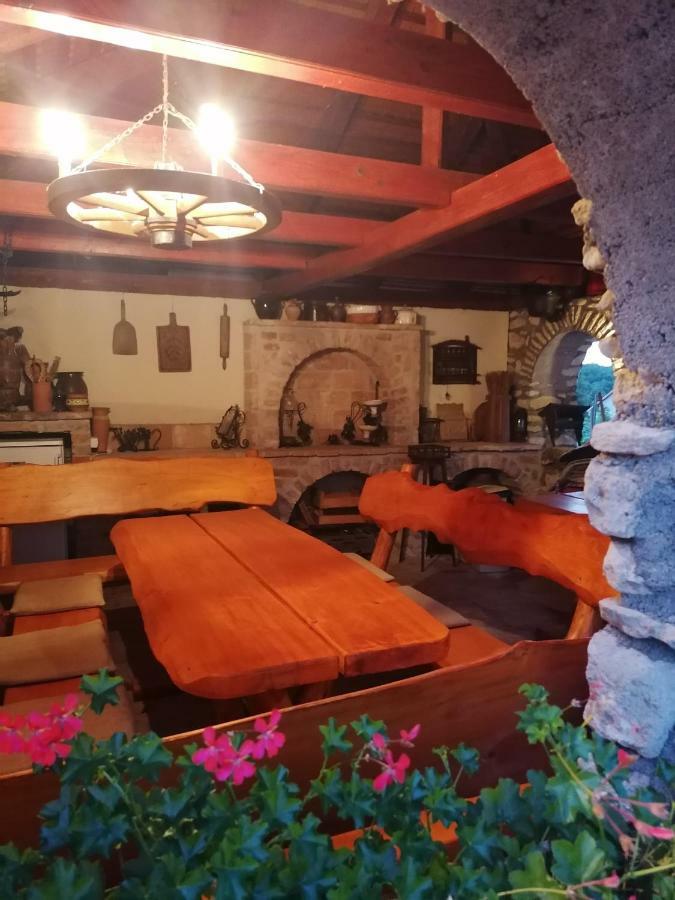 Szentesi Panzio Bed and Breakfast Fertőrákos Buitenkant foto